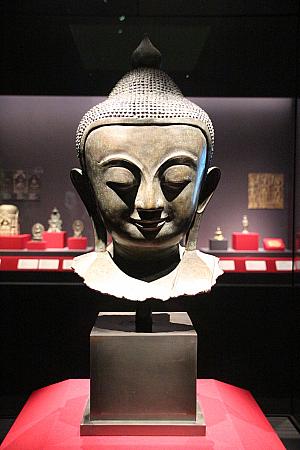 佛頭像　17～18世紀　ミャンマー　青銅器