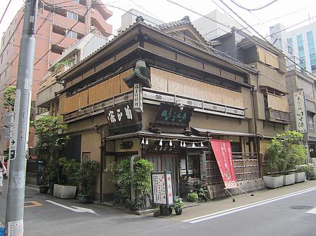 東京都歴史的建造物にも指定されている「いせ源」<br>こんな風格ある建物があちこちにあって、面白い！