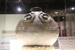 パイワン族の壺の展示は多いです