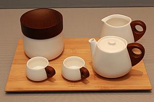お茶セットは台湾っぽく茶芸館風～