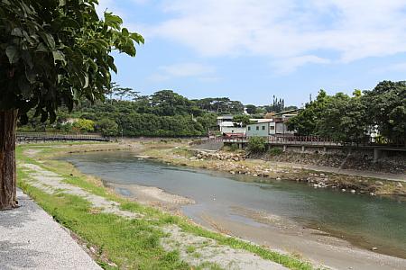 この川のあたり、日本っぽい？