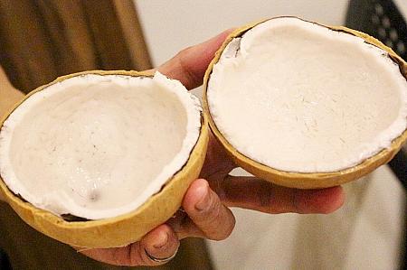 タイから仕入れているココナッツ