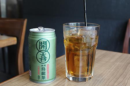 ドリンクは烏龍茶の他にコーラやスプライト、カルピス、台湾ビールもあります