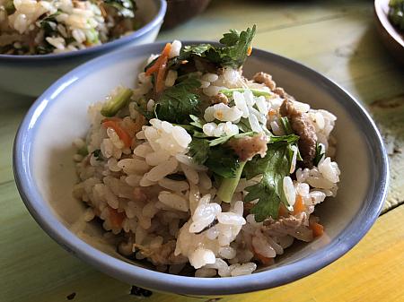 地域により具材が異なる農民のごはん「割稻飯」。村のお母さんに作り方を教わったという「割稻飯」には千切り大根が入っていました！