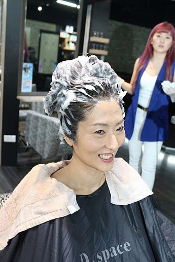 これは、なんだかわかりますか？清朝時代の貴人がしていた「格格頭」と呼ばれるヘアスタイルです。