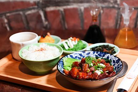 食欲をそそるビジュアルと香りです。