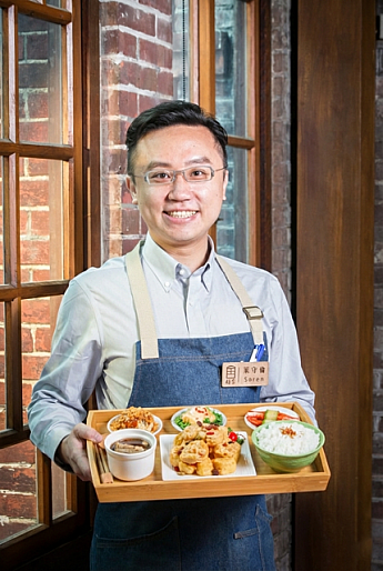 ほがらかな人柄だけど、凄腕オーナーの葉守倫さん<br>画像提供：稻舍食館　