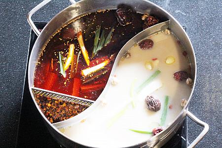 基本の白と赤のスープ