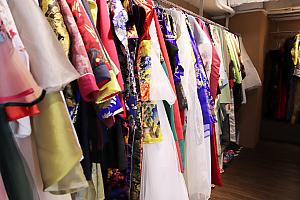 衣装や靴がい～っぱい！！！中華風＝チャイナドレスというイメージを覆す、さまざまな年代の中華風衣装がよりどりみどり