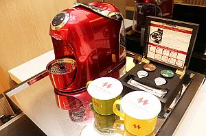スイートのカテゴリーの部屋にはMR.BROWNブランドのコーヒーマシーンがあります。