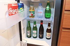 冷蔵庫。4ヵ国のビールが揃っていてビールラバーにはうれしすぎる！