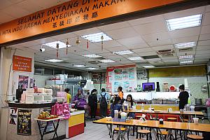 このエリアには5～6軒のインドネシア料理店があります。中国語があんまり通じなくて、ナビが訪れた時はインドネシア人オンリー