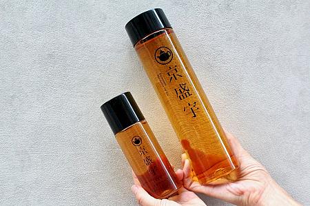 最近はボトルタイプの冷茶をよく見かけますが、創業当時は『台湾茶は温かいもの』が常識。「京盛宇」が冷茶ボトルの先駆者！