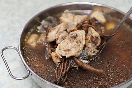 「雞鵤刺養生湯」朝鮮人参のような味がして、身体に良さそう！
