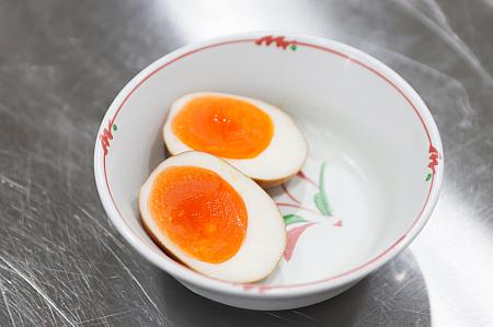 <b>半熟溏心蛋30元</b><br>半熟味付け卵