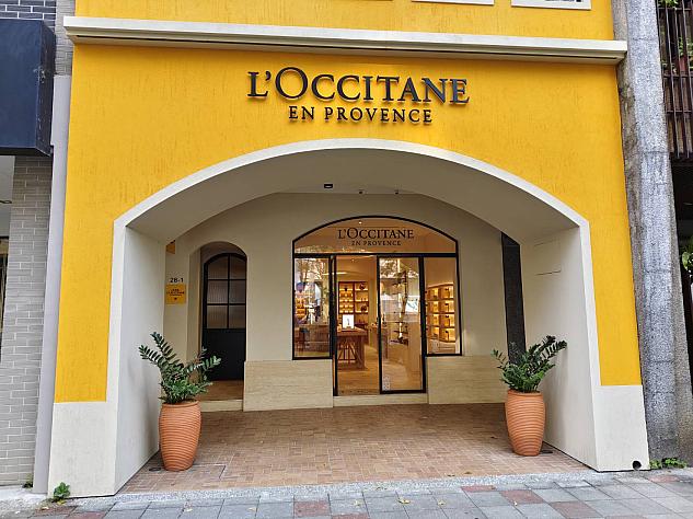 ショップ「LOCCITANE/歐舒丹(中山店)」は中山路沿いに店を構えています。人気につきここの2階にもSPAをオープンしました！