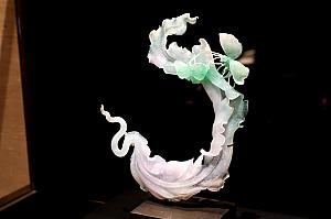 数々の芸術品が並ぶ店内は美術館のよう！