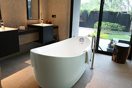 室内バスルーム