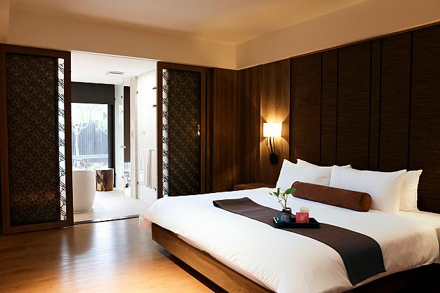 220×200cmキングサイズのベッドを置いても解放感があるベッドルーム