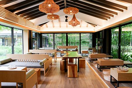 オリジナルハーブティーを楽しめる「茶坊」