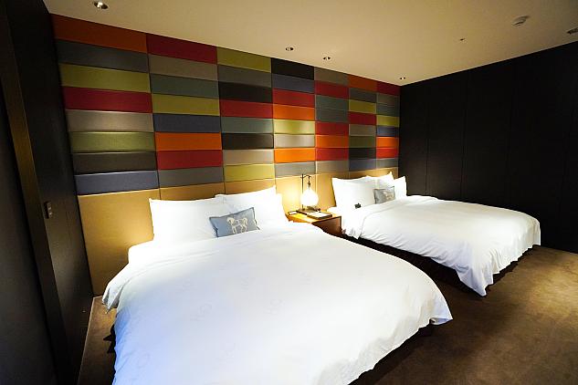 PREMIER FAMILY ROOM WITH PARK VIEW