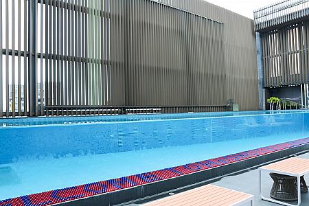 ルーフトッププール