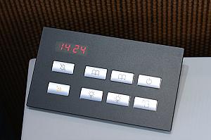 ベッドサイドにまとまったライトのスイッチ