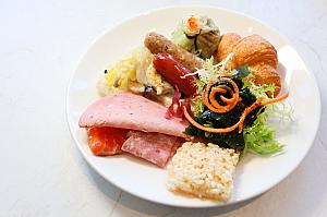 てんこ盛りしちゃったビュッフェメニュー