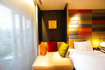 室内とバスルームの様子