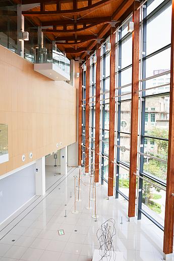 木とガラスの組み合わせ