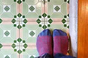 靴を脱いで見学を