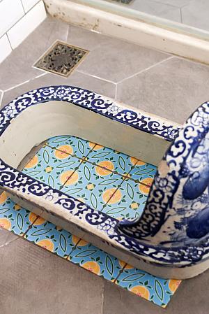 浴室を再現した展示