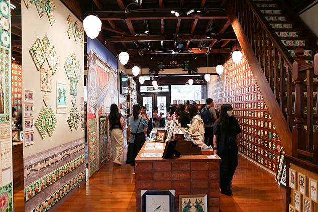 館内は１F＋2F＋ロフト。エレベーターはありません。写真は1Fの様子