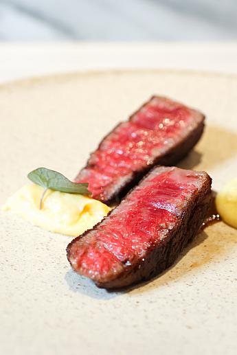 日本産A5鹿児島和牛ザブトンステーキ