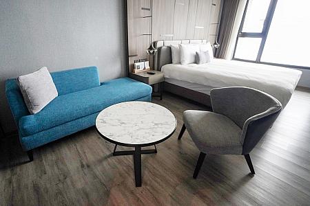 テーブル＆ソファー