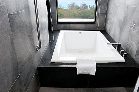 お風呂に浸かりながら景色を楽しめちゃう