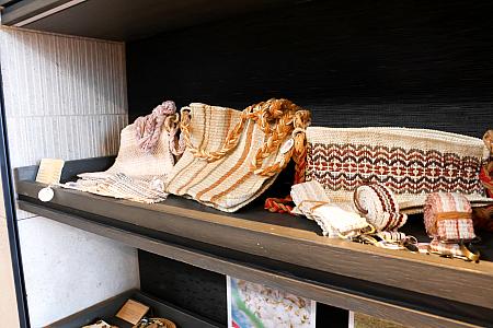 旅の記念に原住民グッズをお土産にいかが？