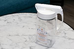 水はフロアにあるウォーターサーバーからセルフで給水