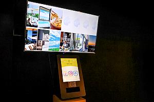 チェックインするともらえるカードを使って写真をプリントできちゃいます