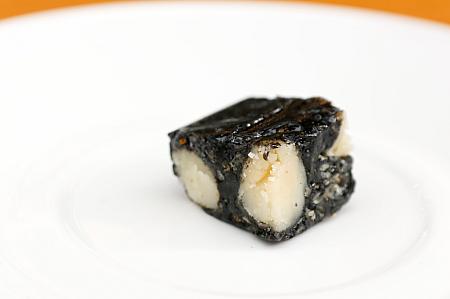 夏豆黑芝麻軟糖(マカダミアンナッツ黒胡麻ソフトヌガー)