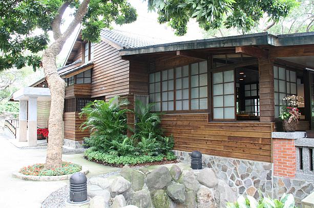 日本式家屋で、露天温泉の隣です、入場無料