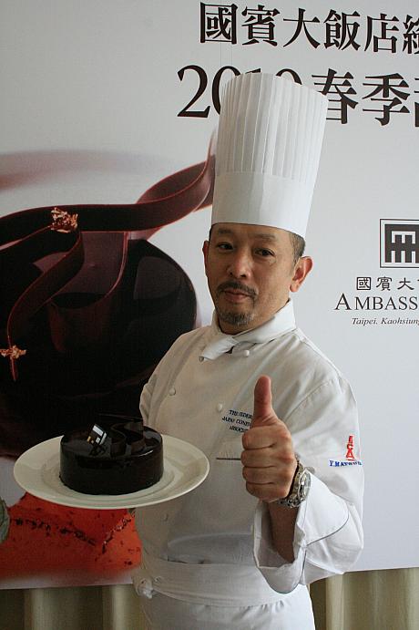 西日本では著名なパティシエの松島さん。数々のコンテストで優秀な成績を収めています。