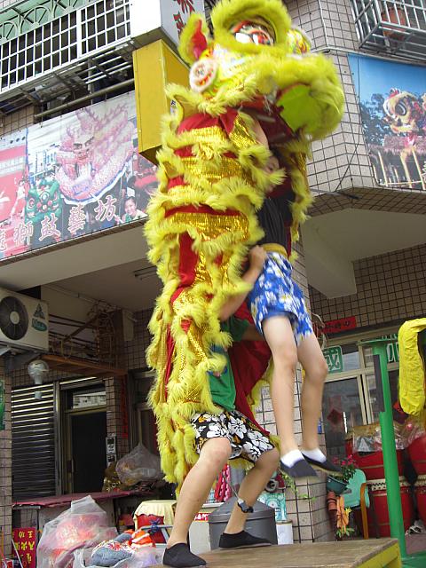 獅子舞の練習をしていました | 台北ナビ