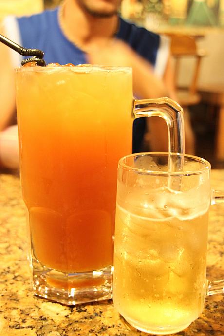 ジュースを頼んだらこの大きさ！！断然ジュースを頼んだ方がお得な気が・・・
