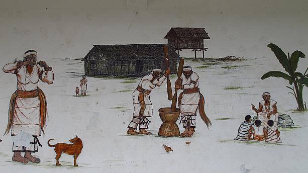 タロコ族が90％を占めると言われている布拉旦部落にあるので、学校の壁にはこんな絵が描かれていました