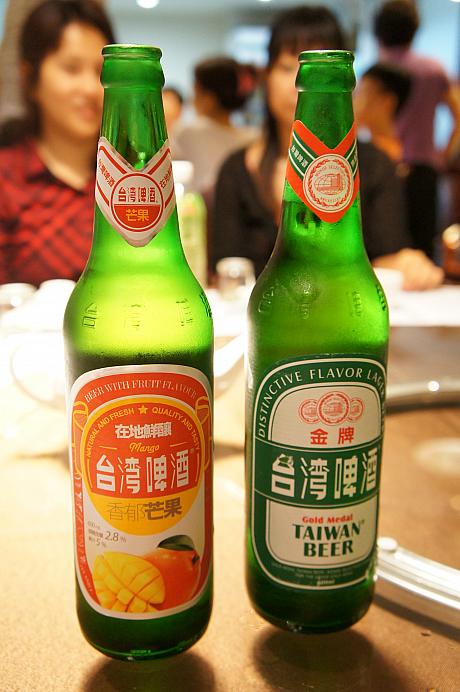 台湾式居酒屋ともいえる熱炒などのお店では瓶も取り扱っています