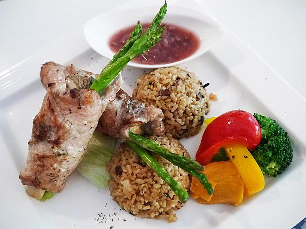 「杏鮑蘆筍豬排捲佐蘋果茉莉醬汁350元」お肉あり、ご飯あり、彩りも豊かですね！
