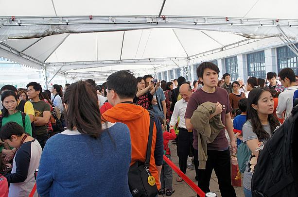 天気が良かったというのもありますが、開場したての9:00すぎに会場へ到着したのに長蛇の列！