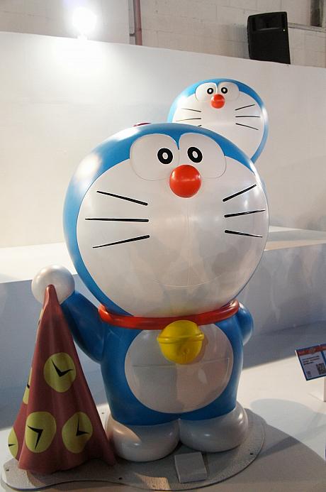 タイムふろしきなどおなじみの道具を手に持って愛らしい～