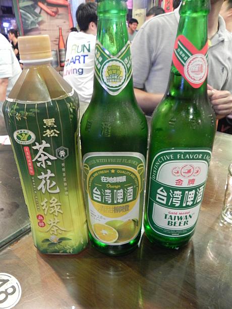 金牌台湾ビールはもちろん、アルコールが苦手な方でも、フルーツビールやお茶があるので安心♪